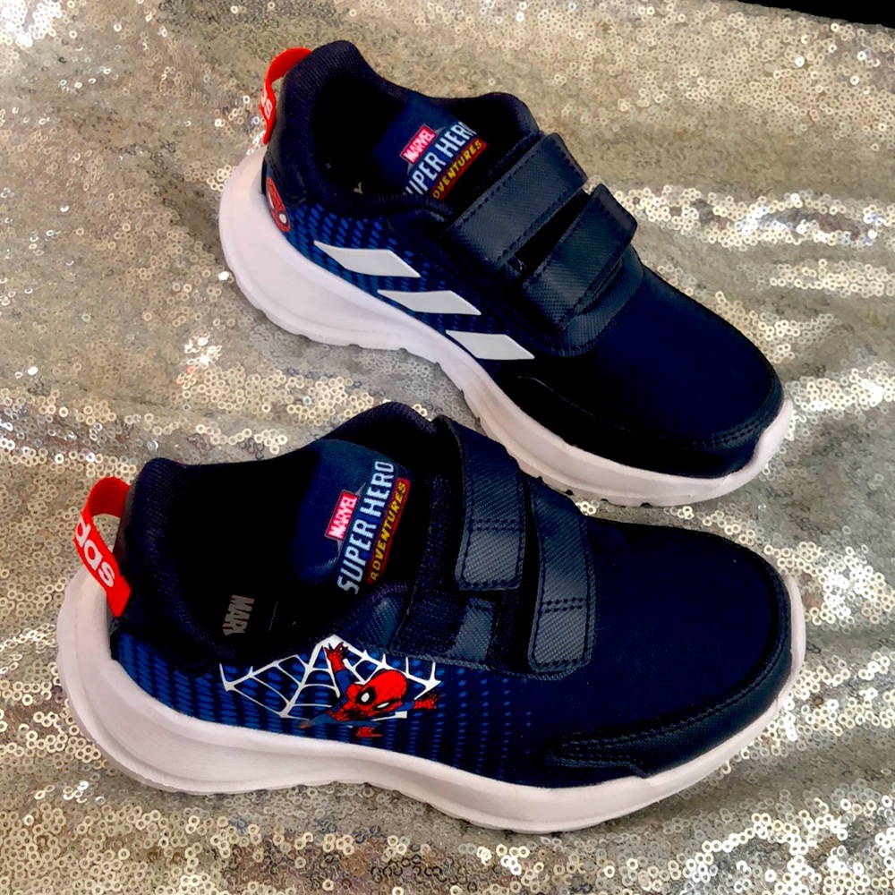 New kids adidas marvel authentic
